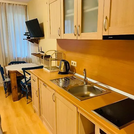 Kris Park Aparthotel 3*